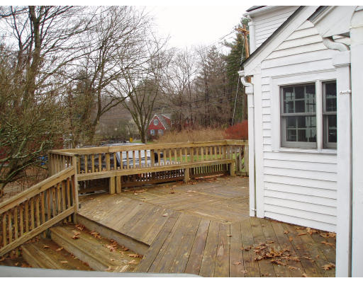 71 Concord Road Bedford, MA 01730 - Photo 4 of 15 Gallery Image 4