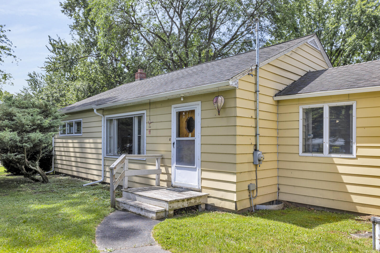 4414 Clinton Road Jackson, MI 49201 - Photo 3 of 28 0N0A8191