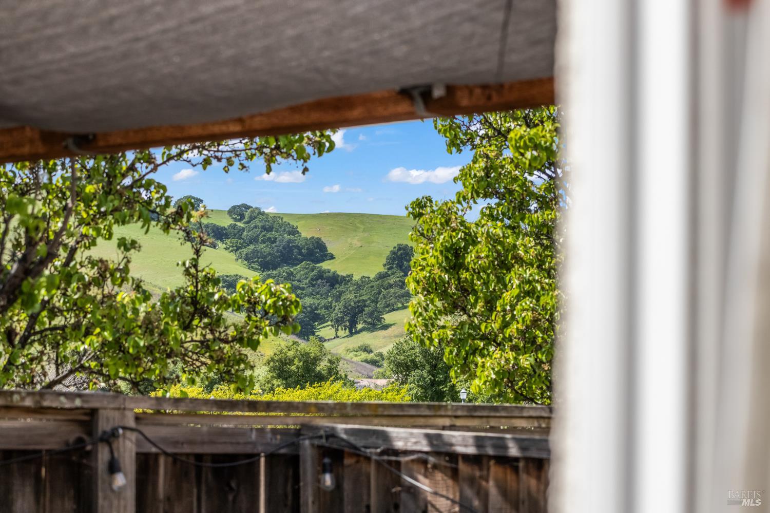 5161 Freitas Way Fairfield, CA 94533 - Photo 35 of 51 a view of a yard from a balcony