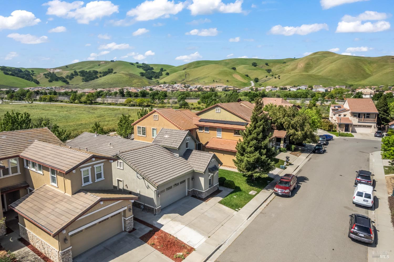 5161 Freitas Way Fairfield, CA 94533 - Photo 46 of 51 an aerial view of a house with a garden