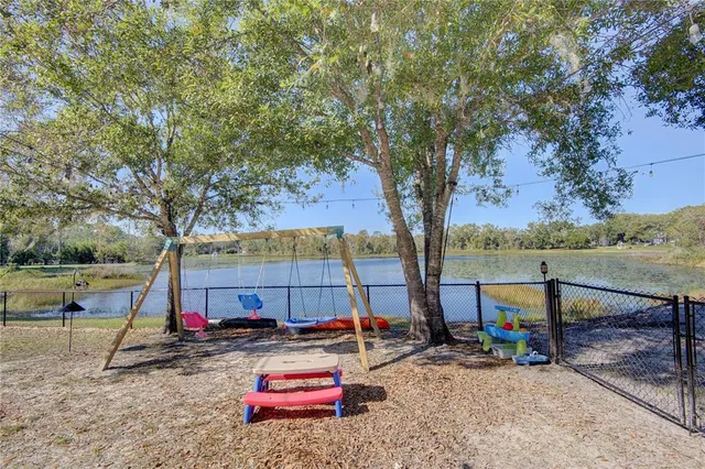 a view of a yard with a small yard