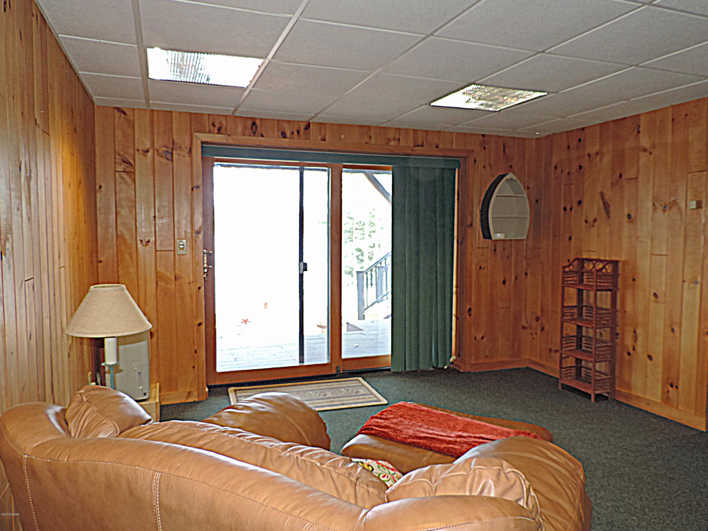 92 Ledge Road Lakeville, PA 18438 - Photo 41 of 59 familyroom