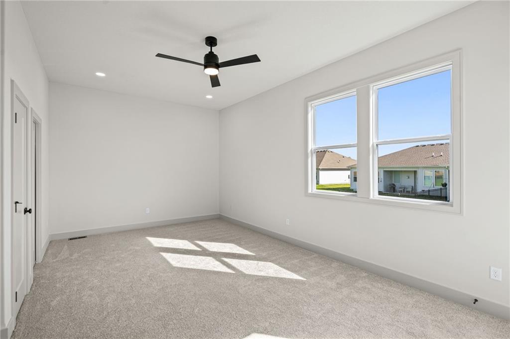 4913 146th Street Basehor, KS 66007 - Photo 19 of 48