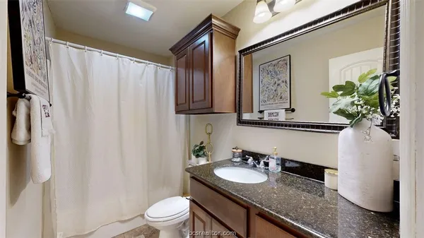 $3,200 | 458 Chimney Hill Drive, College Station, TX 77840