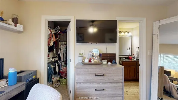$3,200 | 458 Chimney Hill Drive, College Station, TX 77840