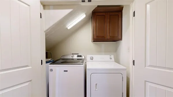 $3,200 | 458 Chimney Hill Drive, College Station, TX 77840