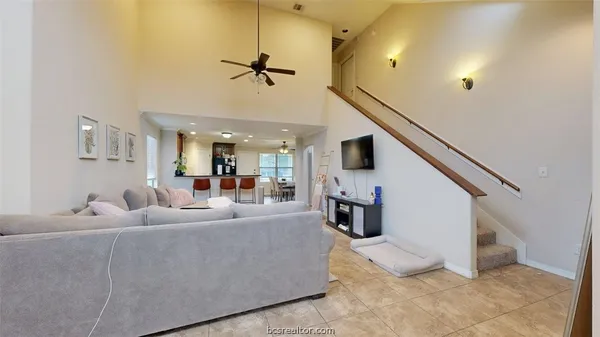 $3,200 | 458 Chimney Hill Drive, College Station, TX 77840