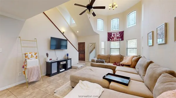 $3,200 | 458 Chimney Hill Drive, College Station, TX 77840