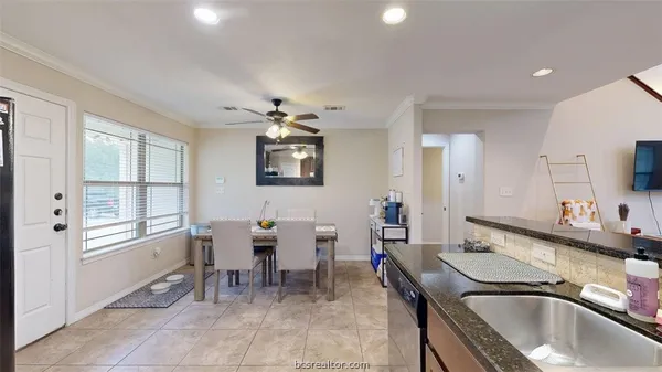 $3,200 | 458 Chimney Hill Drive, College Station, TX 77840