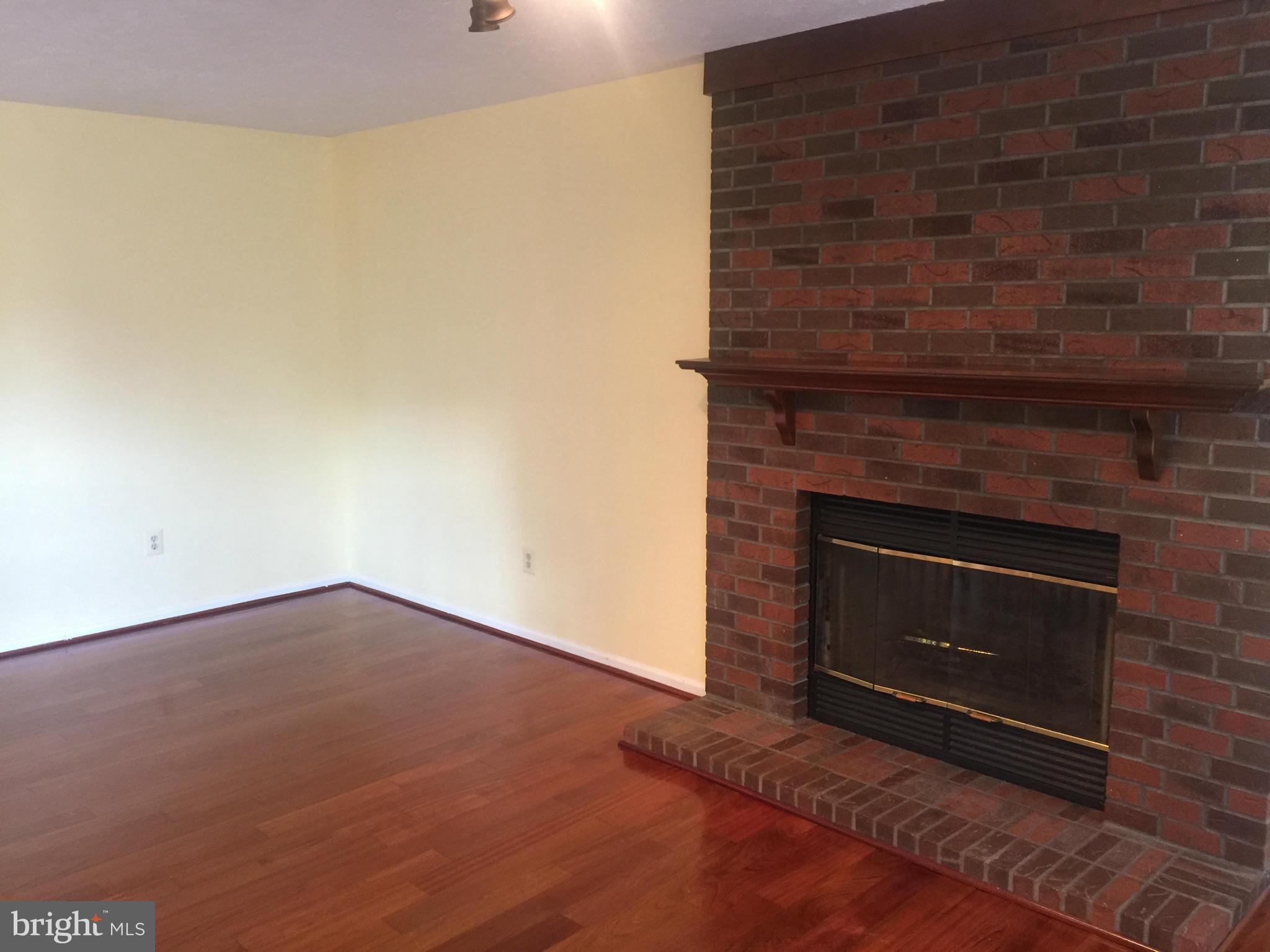 2107 Cross Trails Road Baltimore, MD 21244 - Photo 4 of 30 Family Room