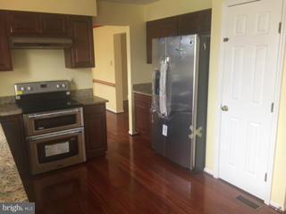 2107 Cross Trails Road Baltimore, MD 21244 - Photo 6 of 30 Kitchen