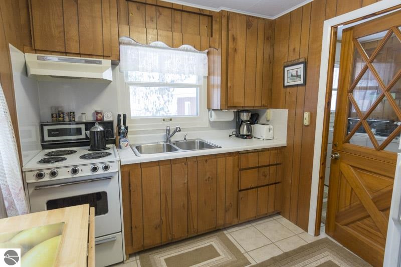 5811 South Lime Lake Road Cedar, MI 49621 - Photo 17 of 22 1811328-16.JPG