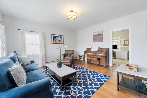 $1,200,000 | 20 Mendham Avenue, Hastings-on-Hudson, NY 10706