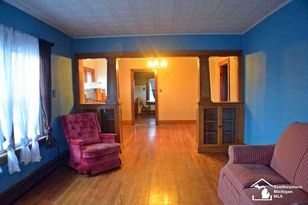 539 East Sterns Road Temperance, MI 48182 - Photo 4 of 17 20457283-3.JPG