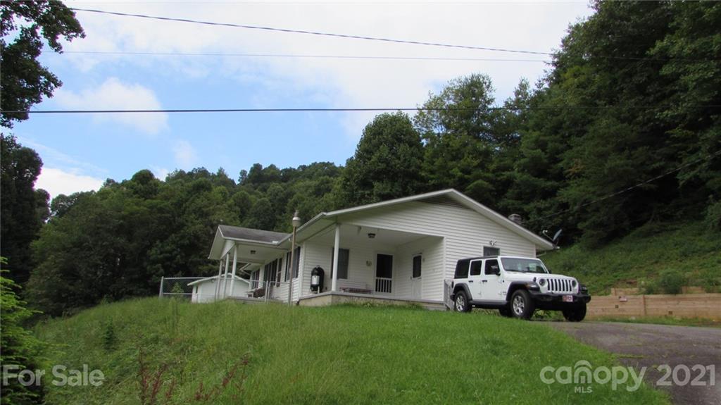 3707 7 Mile Ridge Road Burnsville, NC 28714 - Photo 3 of 29 Gallery Image 3