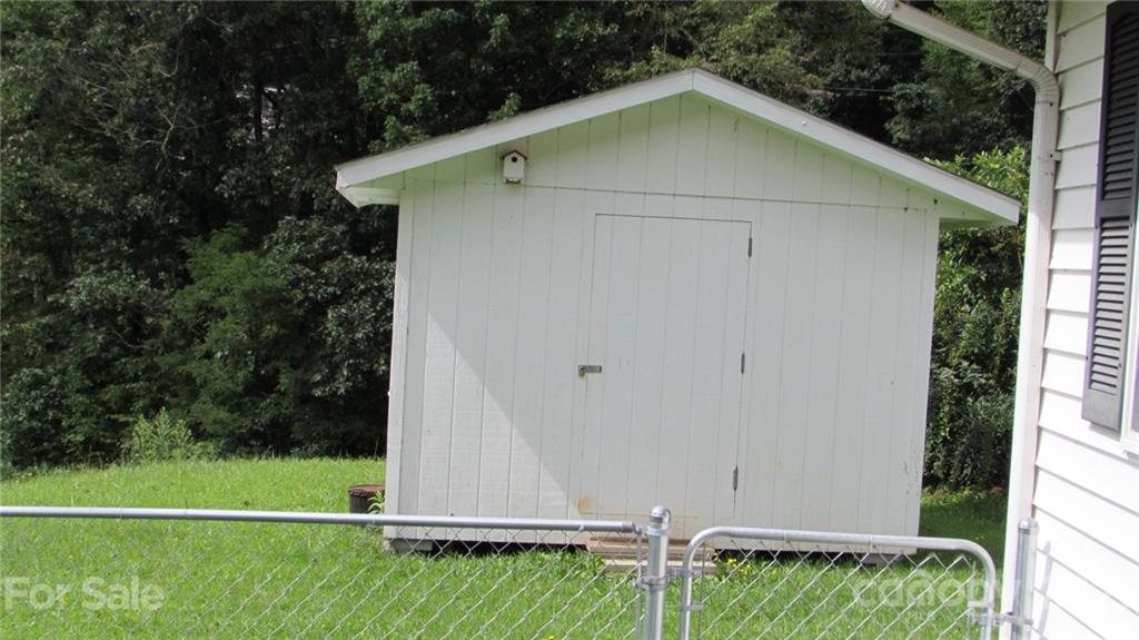 3707 7 Mile Ridge Road Burnsville, NC 28714 - Photo 25 of 29 Gallery Image 25