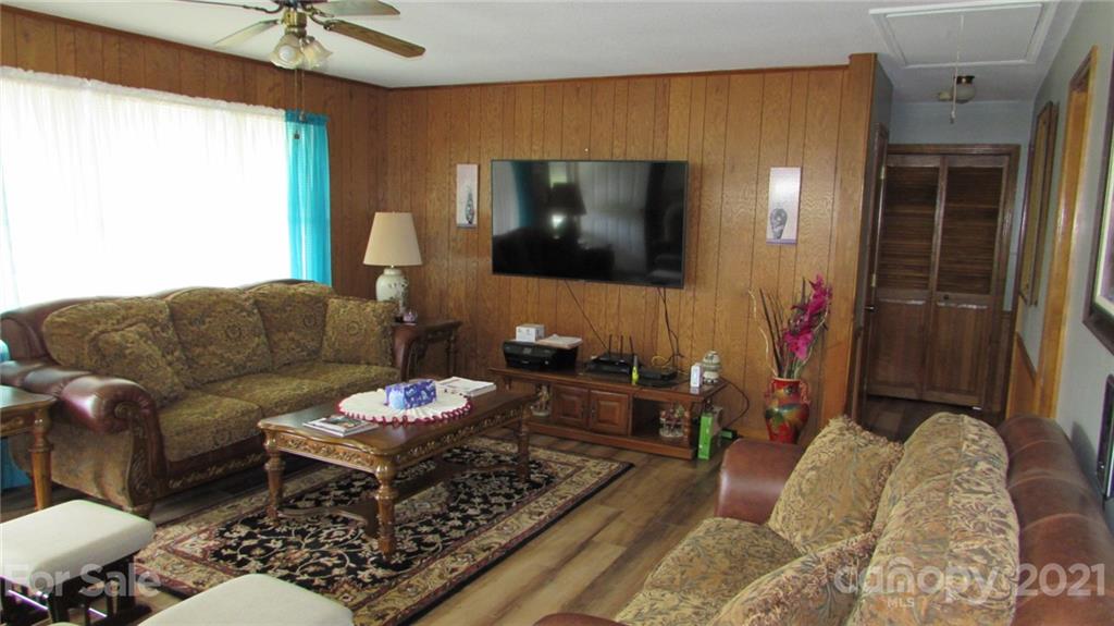 3707 7 Mile Ridge Road Burnsville, NC 28714 - Photo 9 of 29 Gallery Image 9
