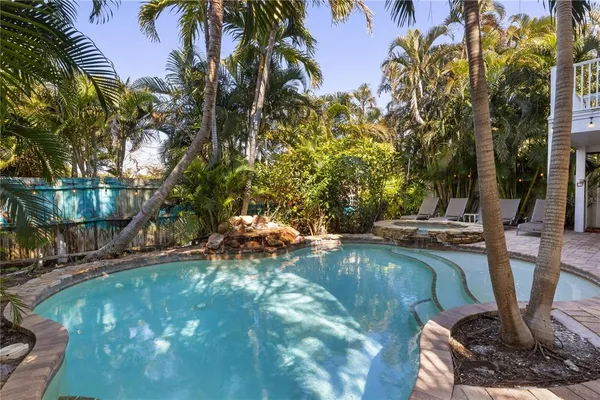 $2,699,000 | 130 50th Street, Holmes Beach, FL 34217