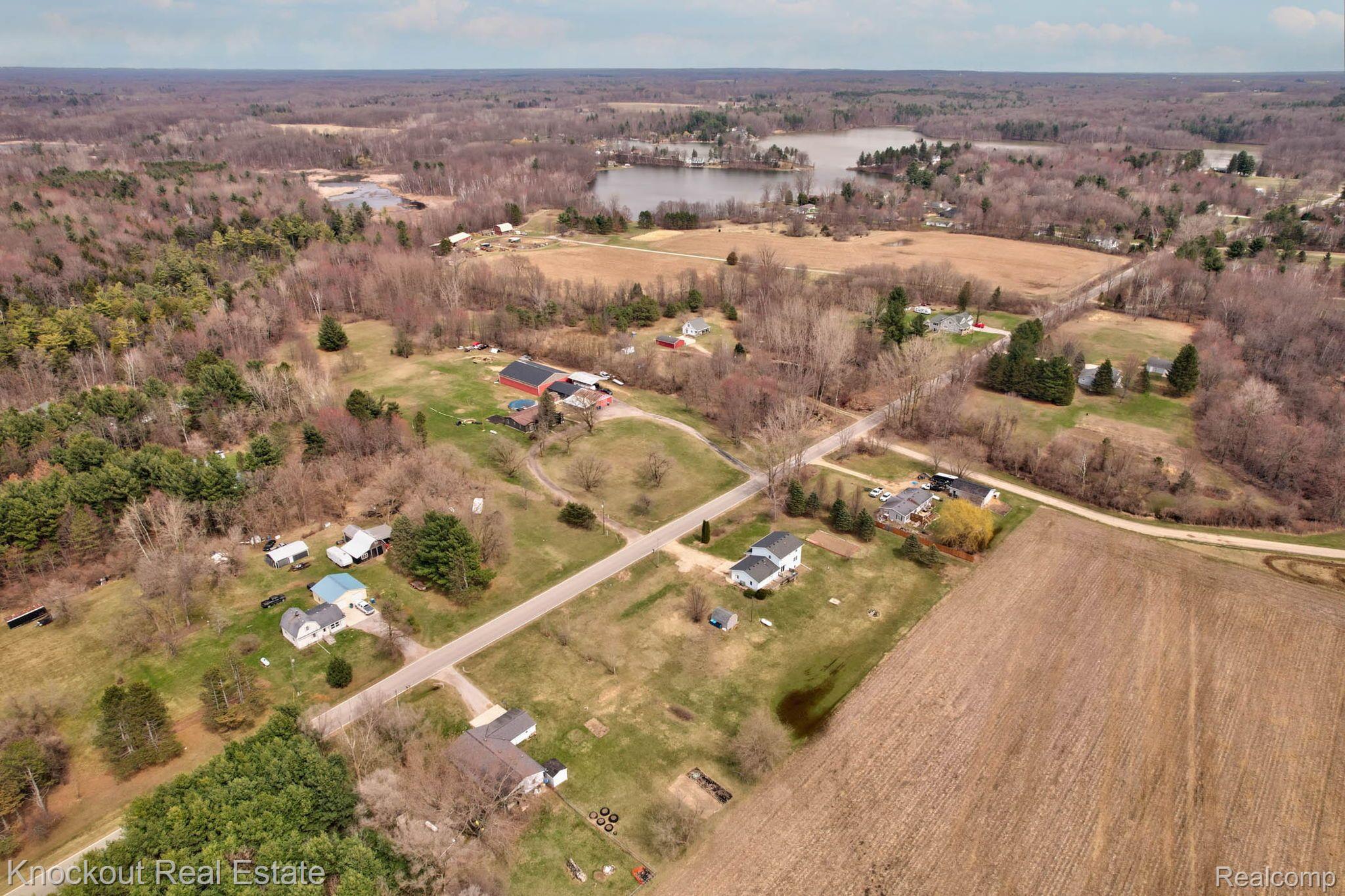 3353 Murphy Lake Road Millington, MI 48746 - Photo 3 of 68 parkers