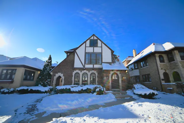 $1,800 | 4421 North Cramer Street, Shorewood, WI 53211