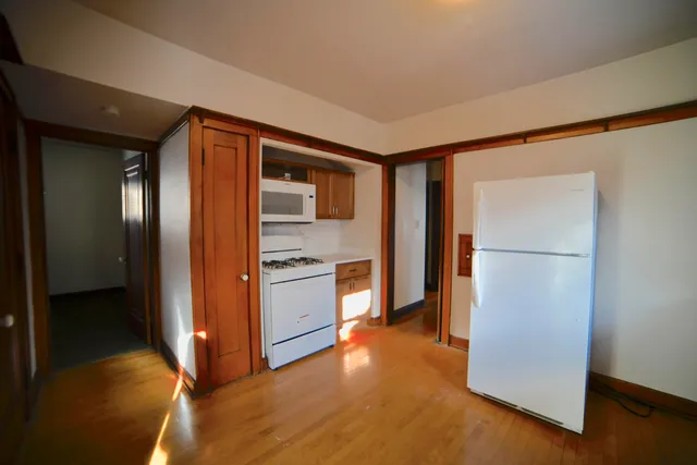 $1,800 | 4421 North Cramer Street, Shorewood, WI 53211