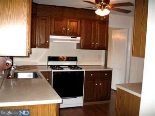 548 Harrington Road Havertown, PA 19083 - Photo 4 of 6