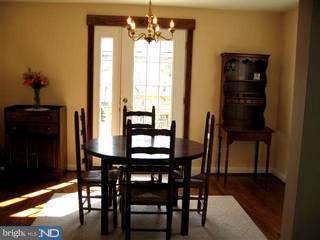548 Harrington Road Havertown, PA 19083 - Photo 5 of 6