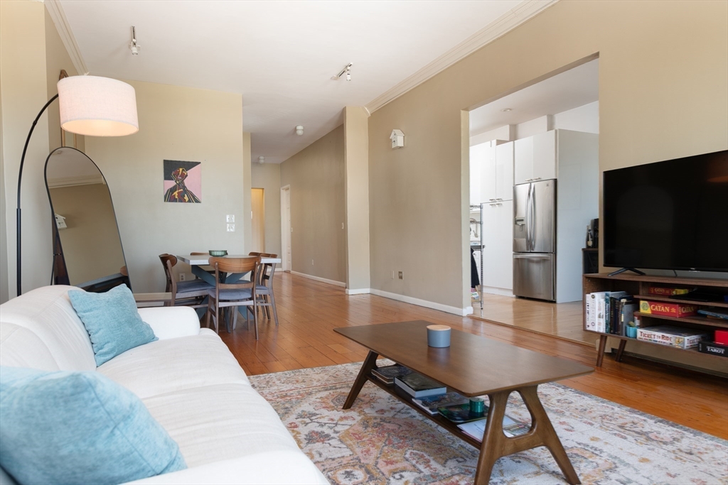 7 Bay State Road, Unit 2C Boston, MA 02215 - Photo 6 of 34