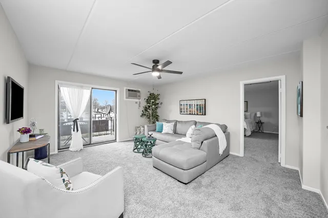 $214,900 | 850 Des Plaines Avenue, Unit 207, Forest Park, IL 60130