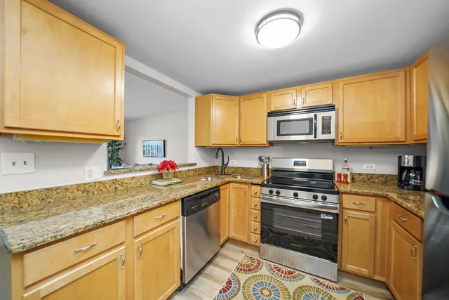 $214,900 | 850 Des Plaines Avenue, Unit 207, Forest Park, IL 60130