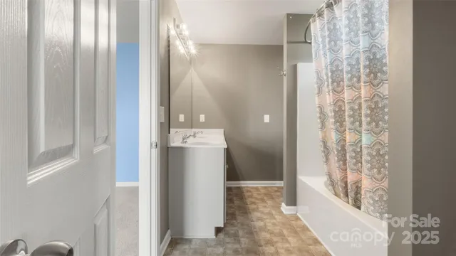 $370,000 | 2120 Turtle Point Road, Charlotte, NC 28262