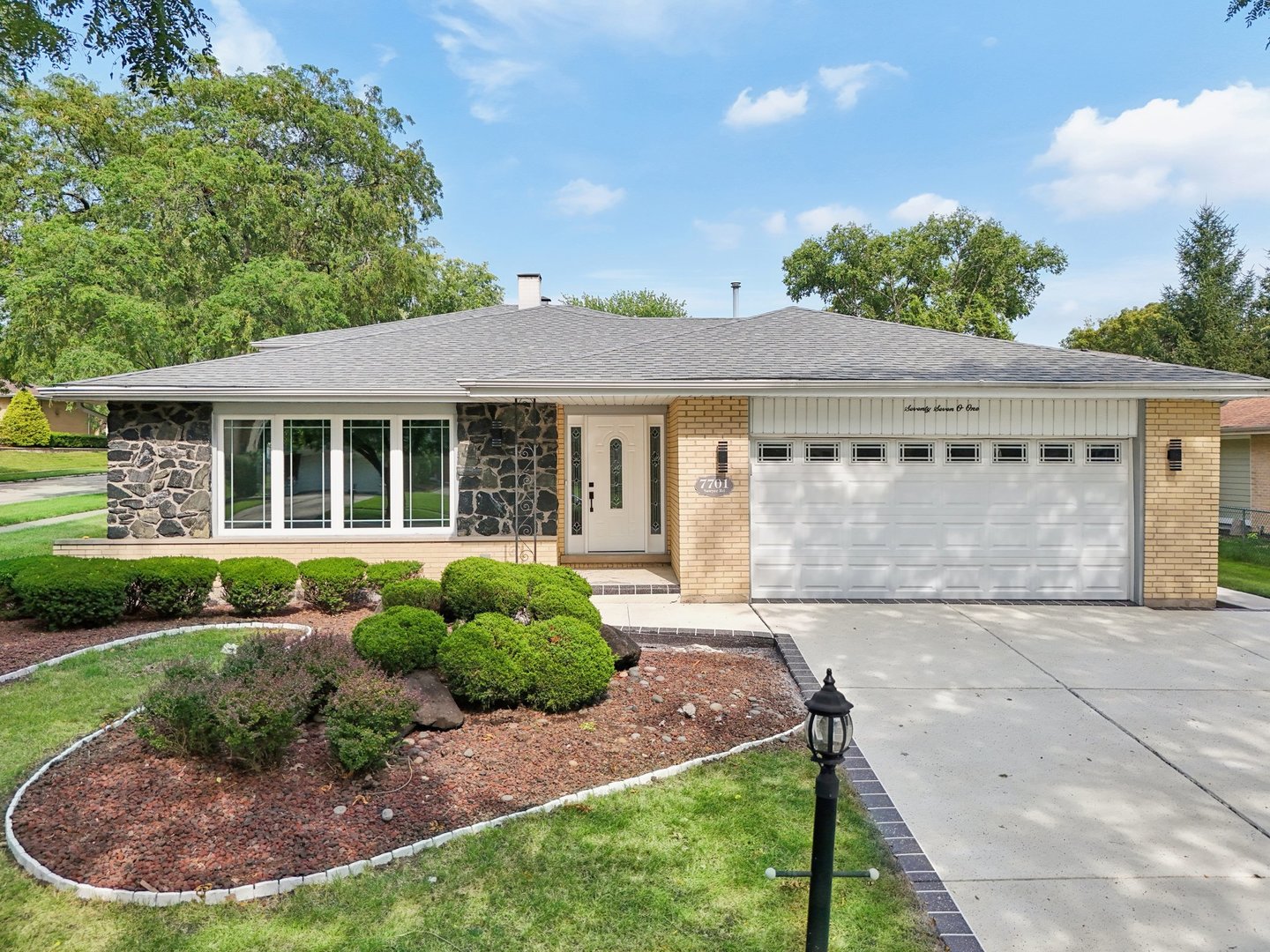 7701 Sawyer Road Darien, IL 60561 - Photo 1 of 35