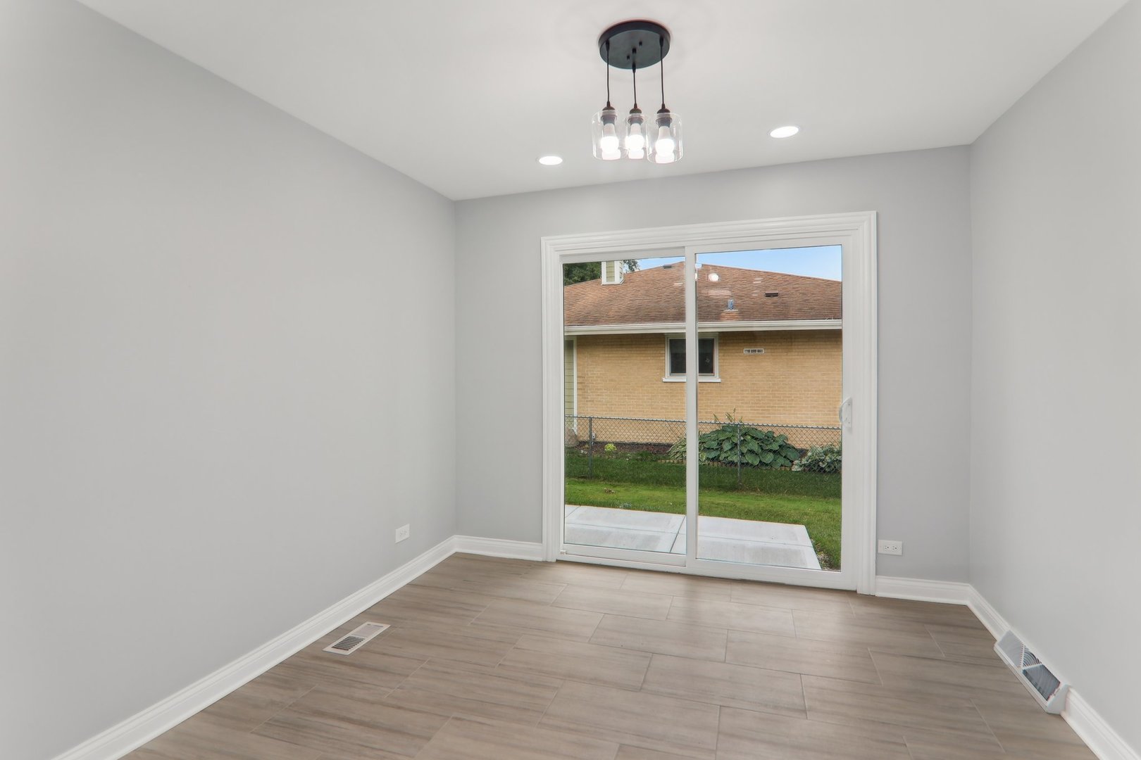 7701 Sawyer Road Darien, IL 60561 - Photo 11 of 35