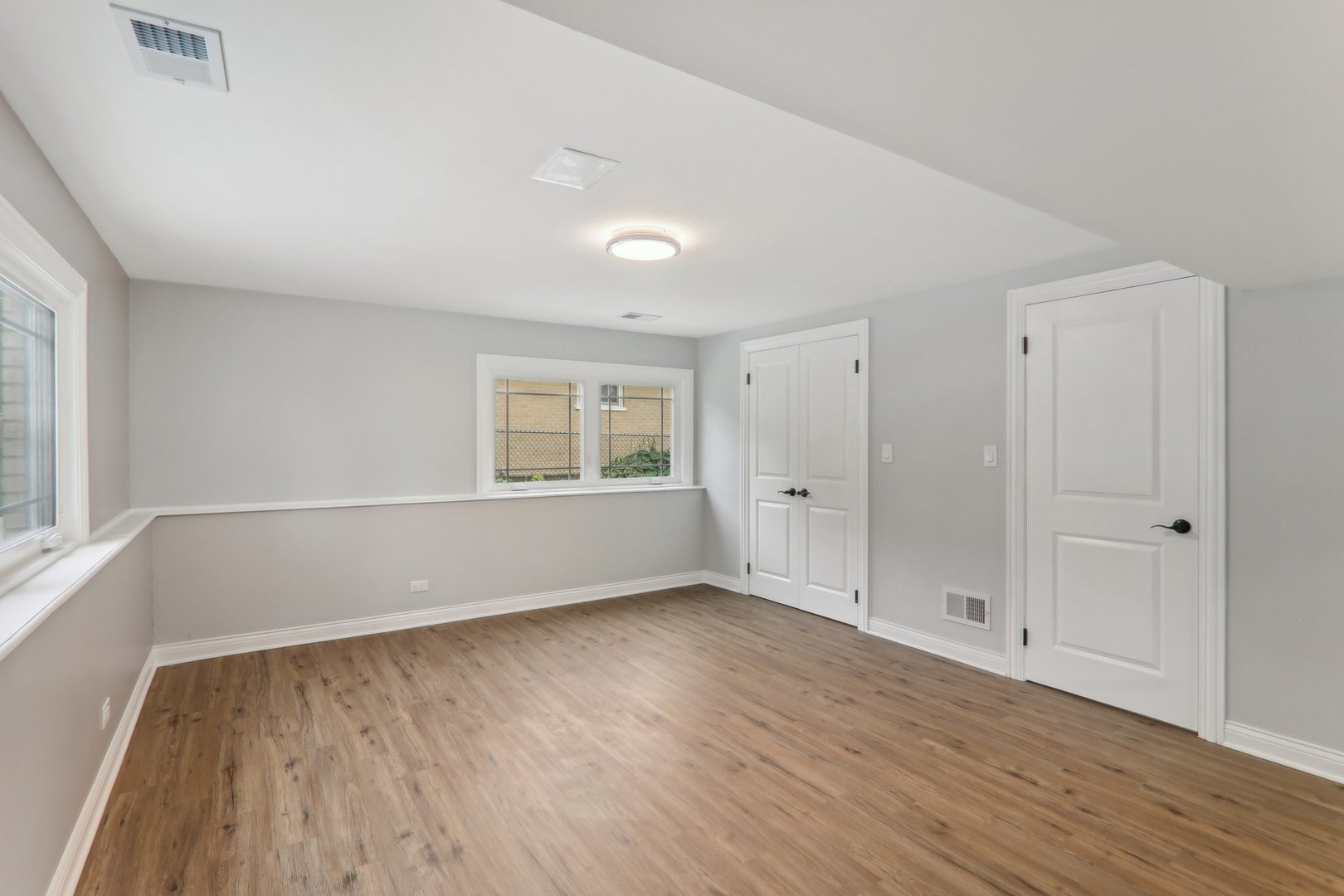 7701 Sawyer Road Darien, IL 60561 - Photo 19 of 35