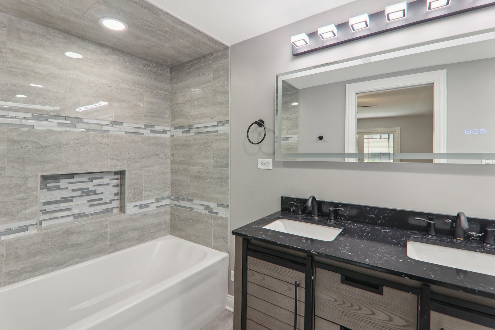 7701 Sawyer Road Darien, IL 60561 - Photo 23 of 35
