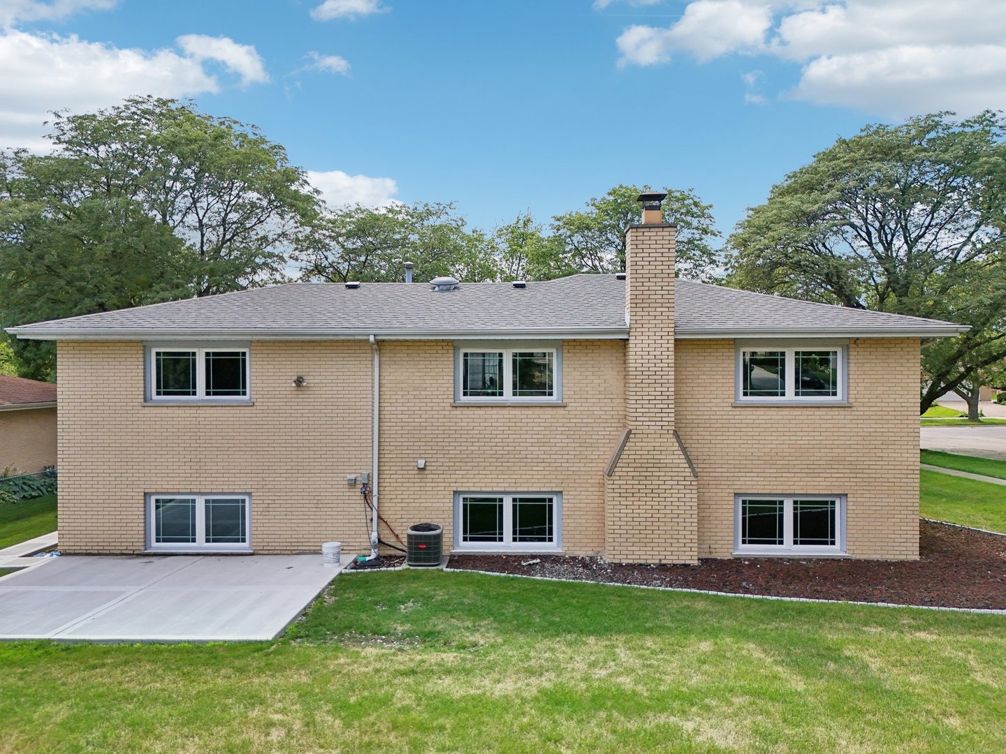 7701 Sawyer Road Darien, IL 60561 - Photo 27 of 35