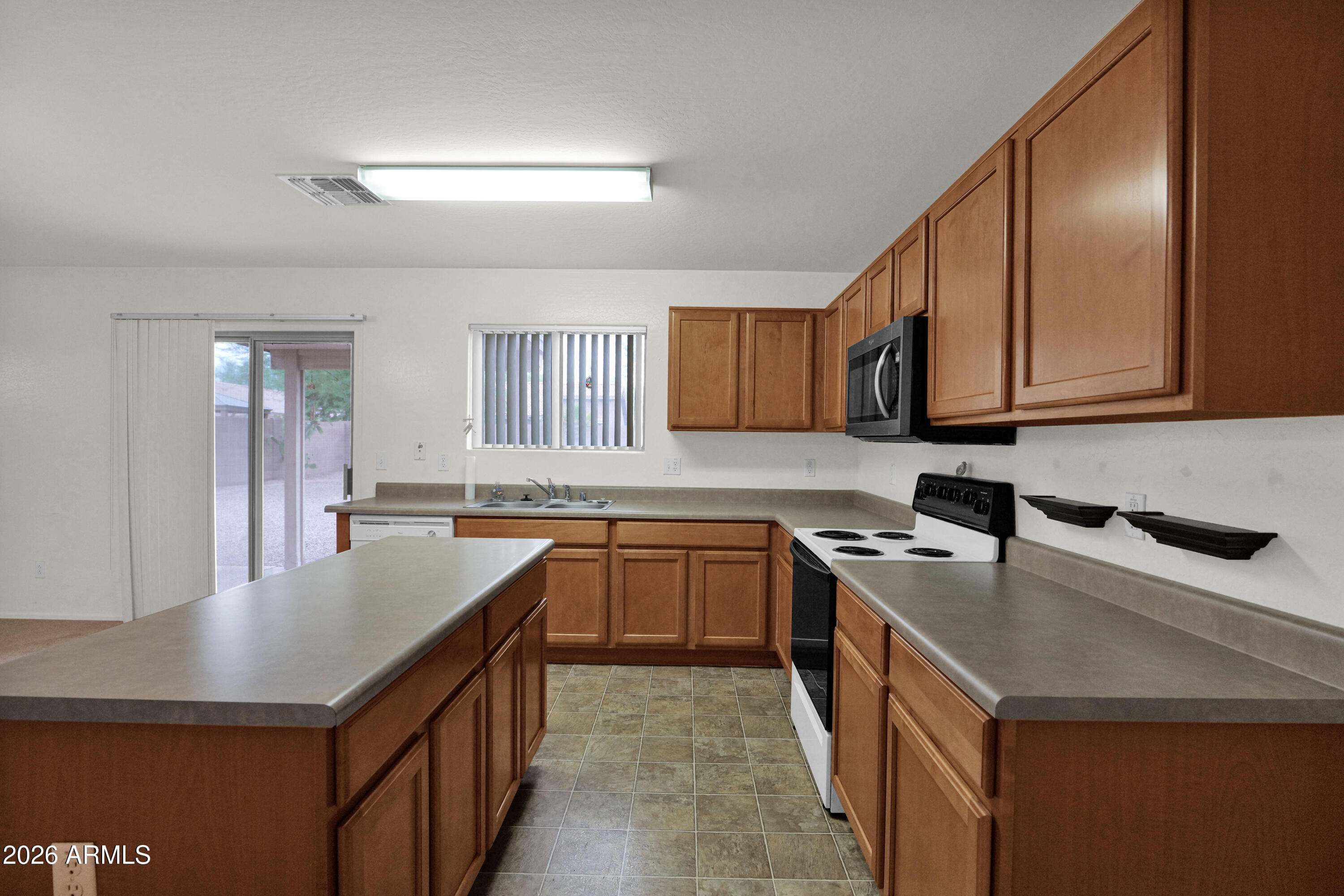 16104 West Calavar Road Surprise, AZ 85379 - Photo 12 of 32 18-print-P1758784