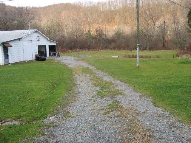 2825 Kieffer Road Crawley, WV 24931 - Photo 5 of 29 Gallery Image 5