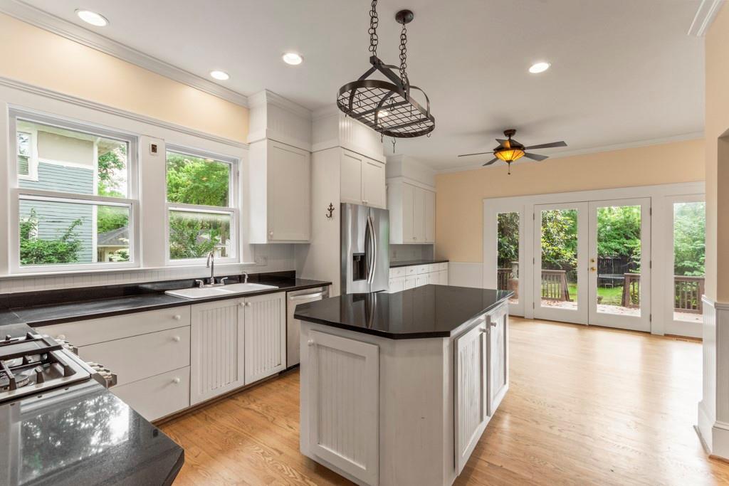 327 Adams Street Decatur, GA 30030 - Photo 10 of 34