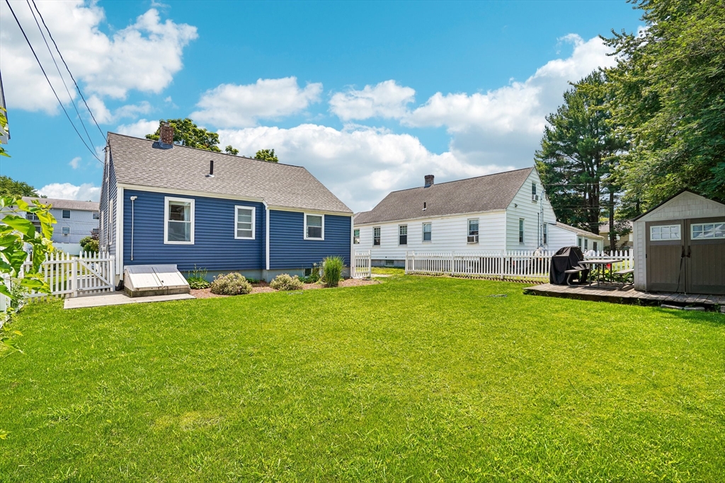 10 Standish Street Worcester, MA 01604 - Photo 20 of 27