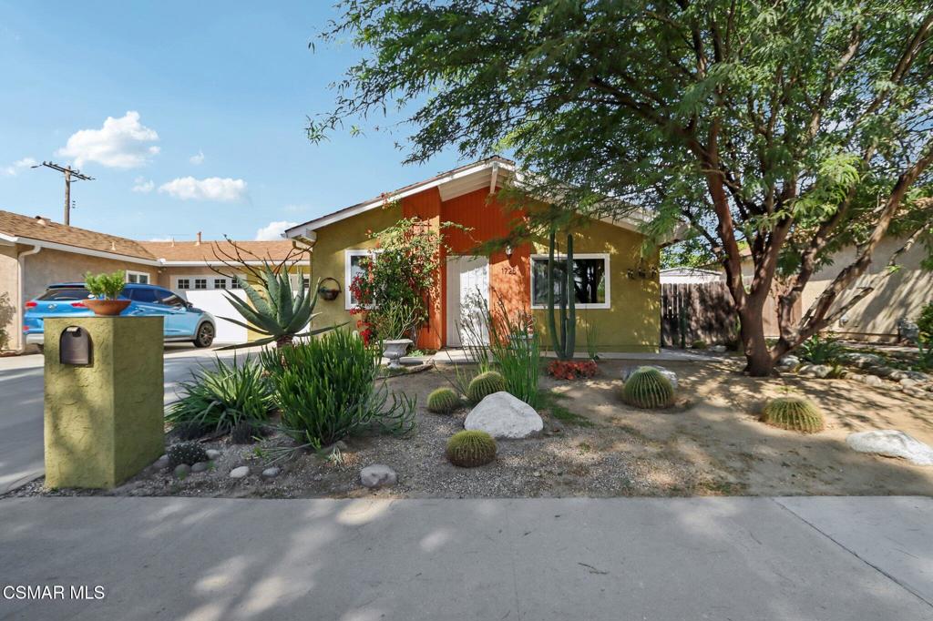 1725 Sequoia Avenue Simi Valley, CA 93063 - Photo 3 of 19