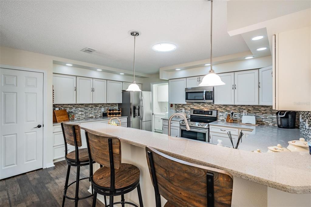 6105 Country Ridge Lane New Port Richey, FL 34655 - Photo 7 of 50 Gallery Image 7