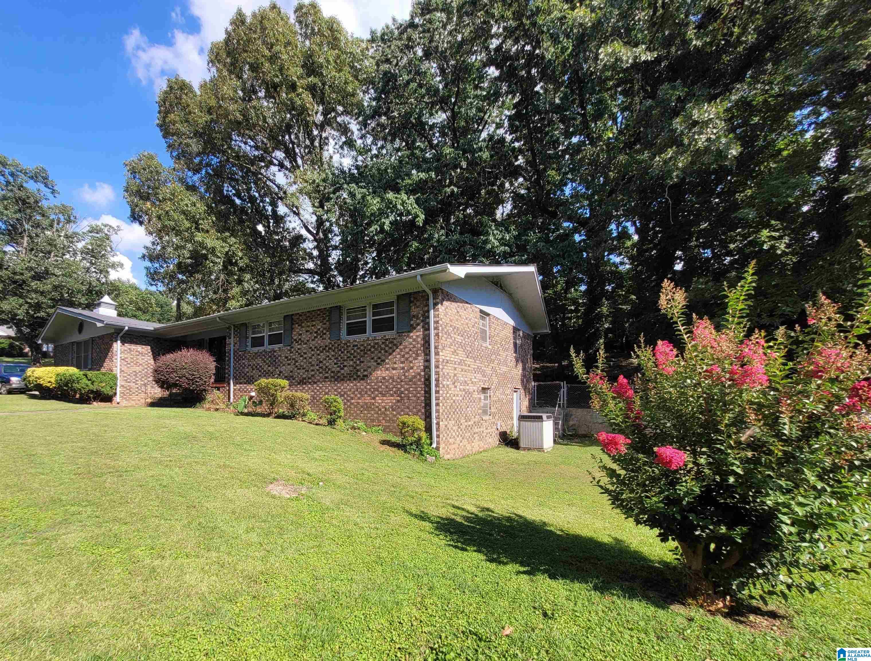 1230 Glendale Road Anniston, AL 36207 - Photo 2 of 19