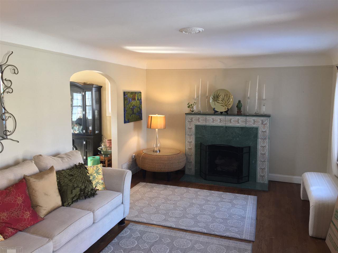 1737 Hampton Road Grosse Pointe, MI 48236 - Photo 2 of 23 31365787-1.JPG