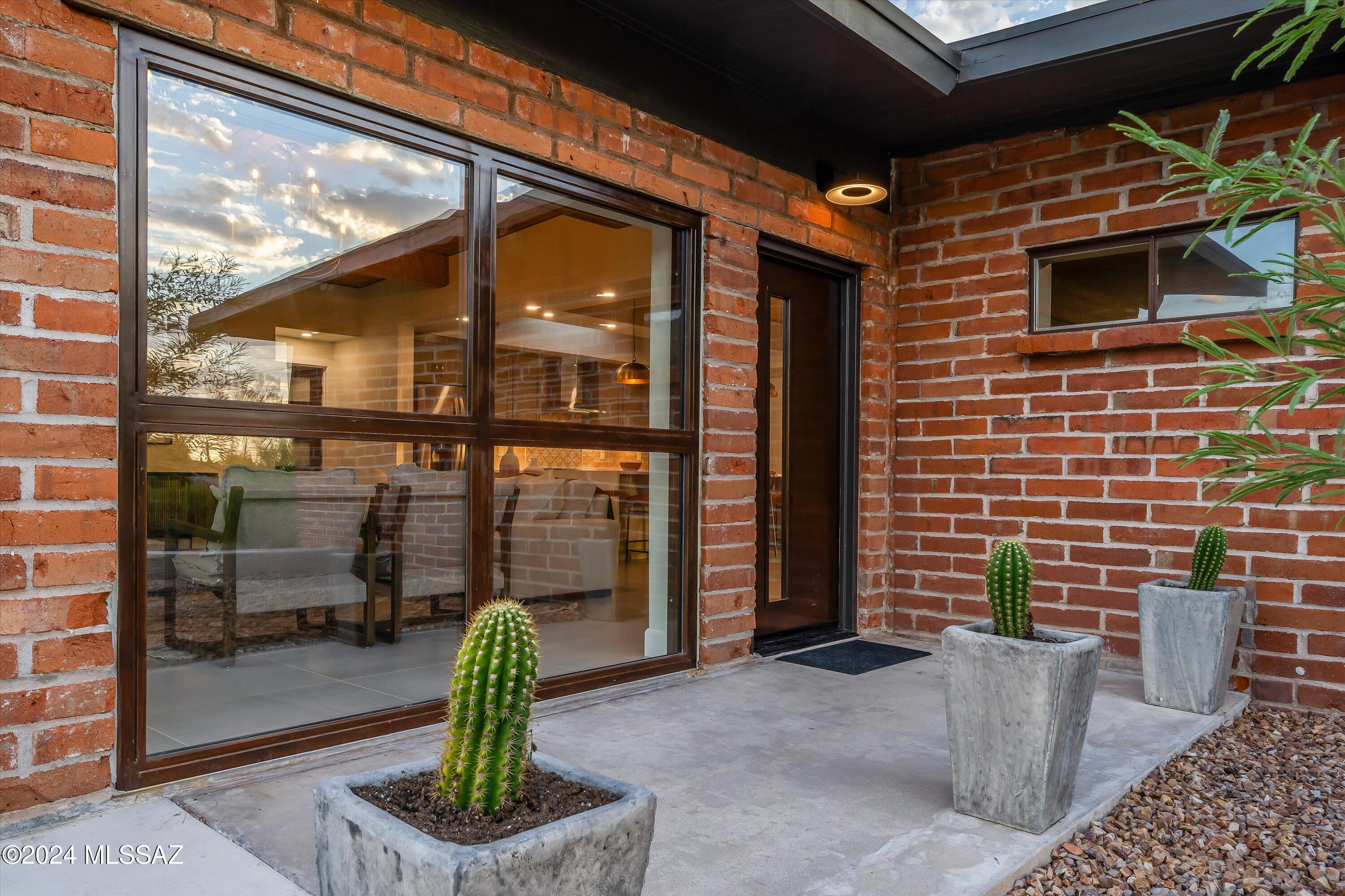 4270 North Swan Road Tucson, AZ 85718 - Photo 4 of 42