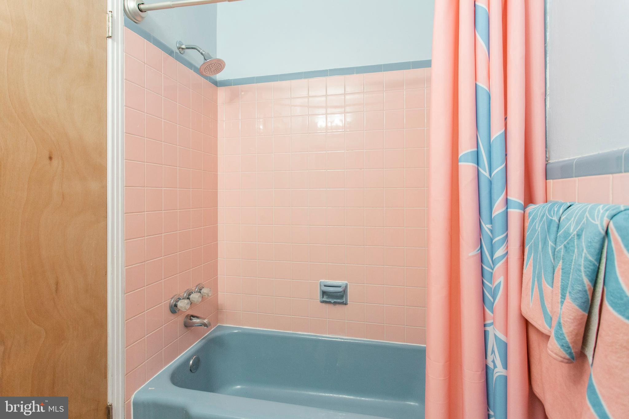 512 Roumfort Road Philadelphia, PA 19119 - Photo 34 of 43 Upstairs Hall Bathroom