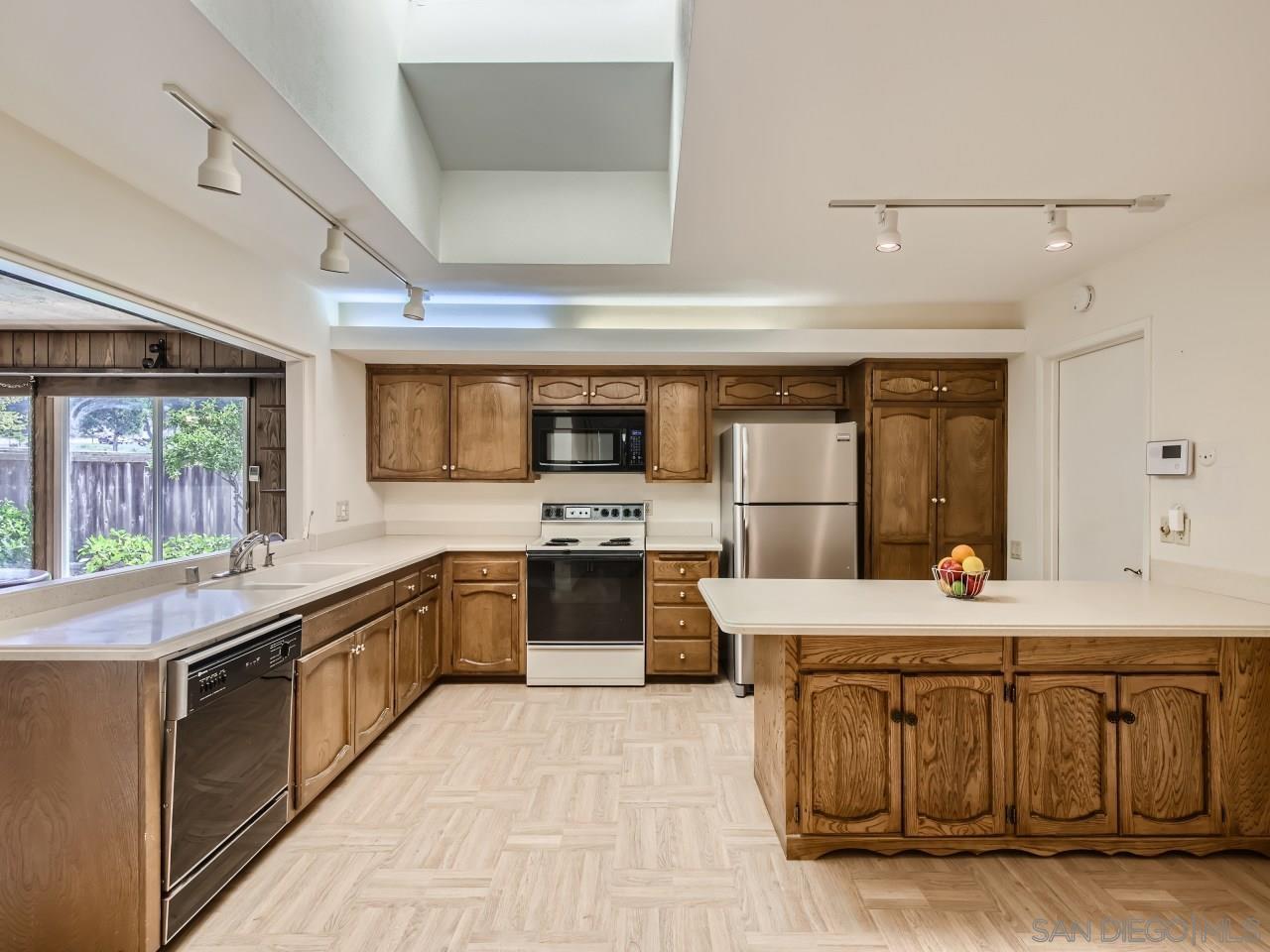 16319 Gabaa Road San Diego, CA 92128 - Photo 7 of 30 Gallery Image 7