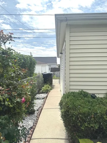 $349,000 | 5919 West Foster Avenue, Chicago, IL 60630