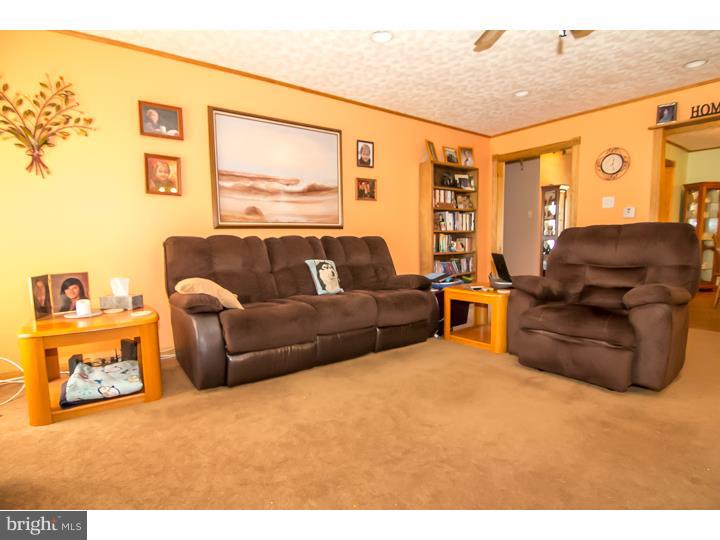 71 Lotus Lane Carneys Point, NJ 08069 - Photo 6 of 10 Living Room