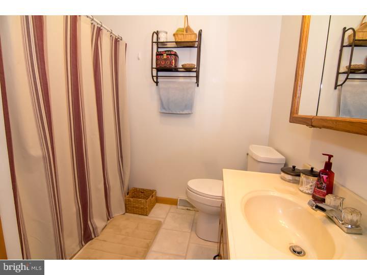 71 Lotus Lane Carneys Point, NJ 08069 - Photo 8 of 10 Bathroom